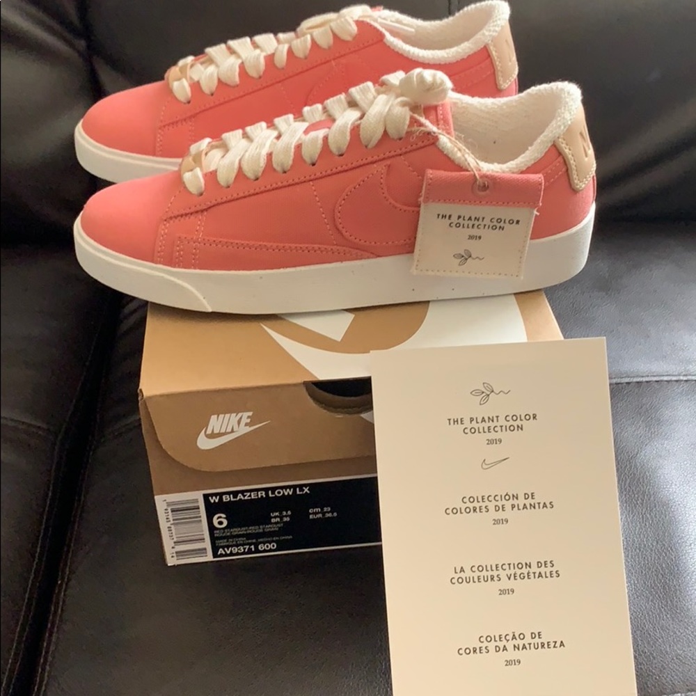 Nike Women’s blazer Low LX plant collection new